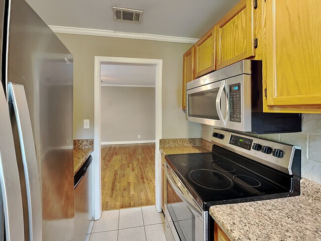 Foto del edificio - 693 Hill St SE