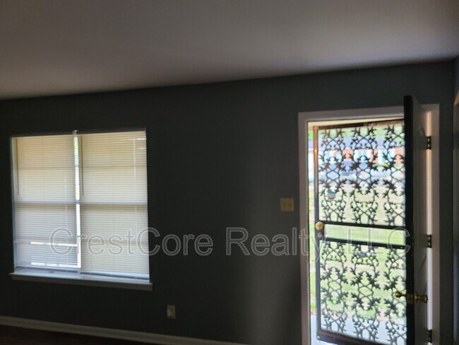 Foto del edificio - 5375 Millbranch Rd