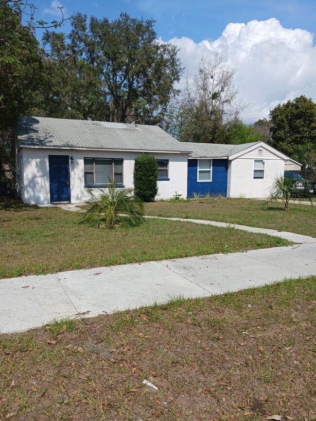 Building Photo - 115 E Chesley Ave
