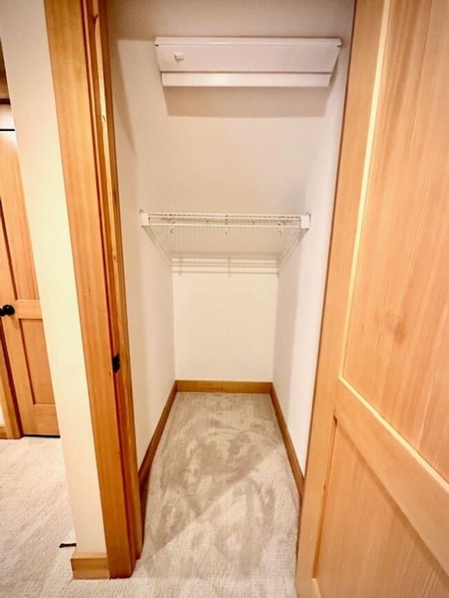 Building Photo - West Seattle Townhouse, Location Location ...
