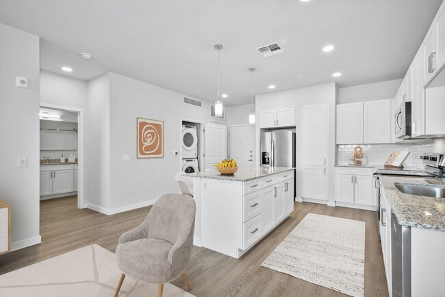 Interior Photo - Ascend at Longbow Highpoint