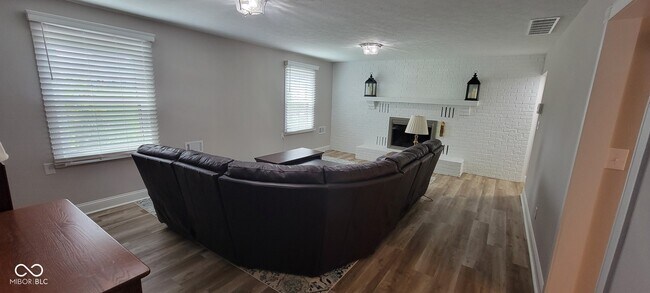 Foto del edificio - 12569 E 79th St