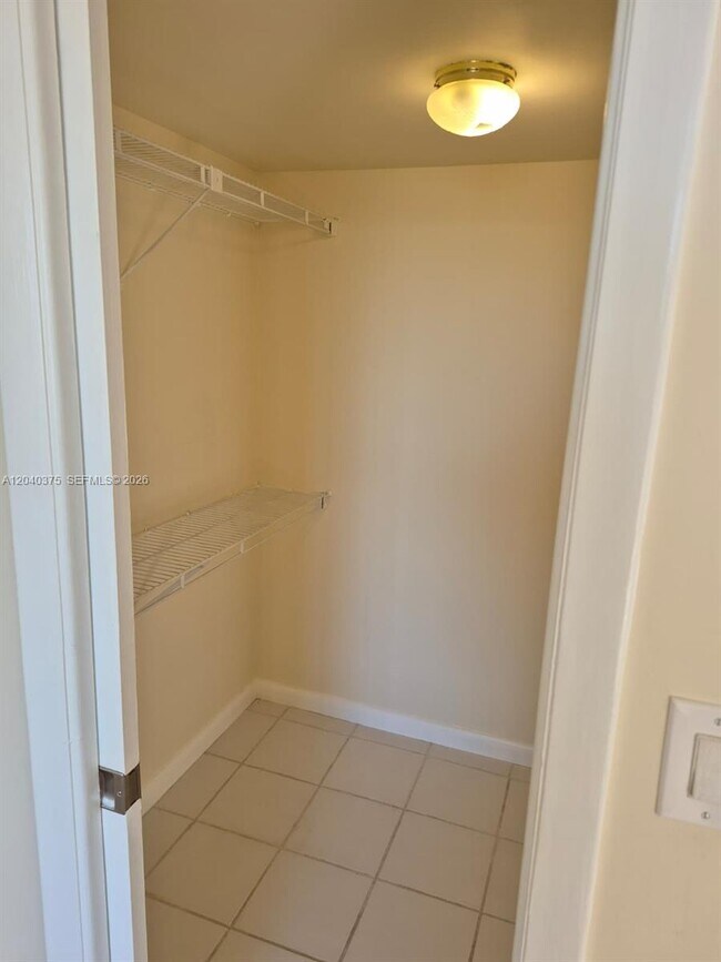 Building Photo - 4545 Luxemburg Ct
