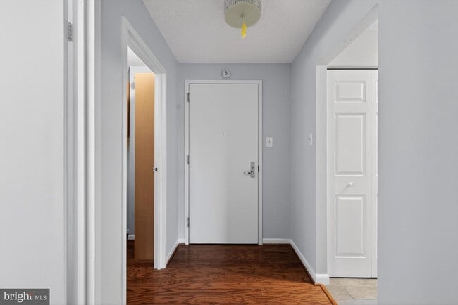 Foto del edificio - 200 N Pickett St