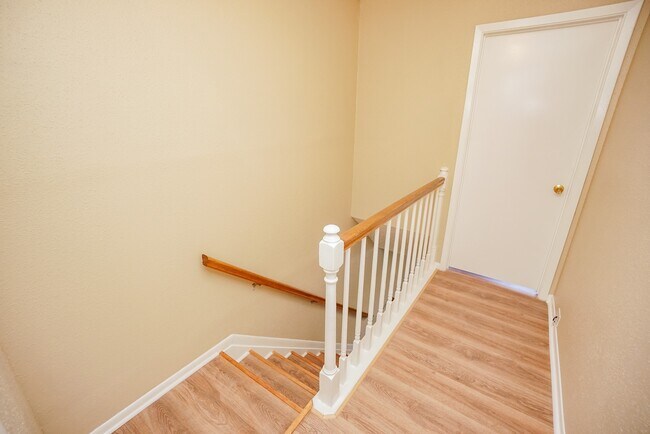 Foto del edificio - 2808 Grants Lake Blvd
