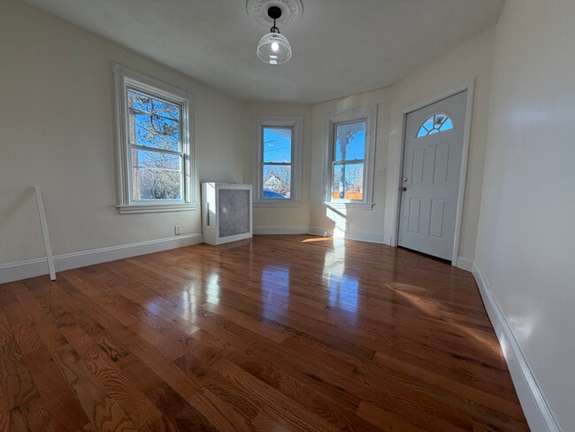 Building Photo - 12 Winthrop St