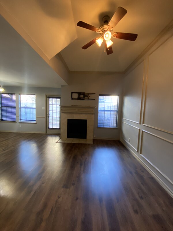 Building Photo - 3904 Fernando Dr
