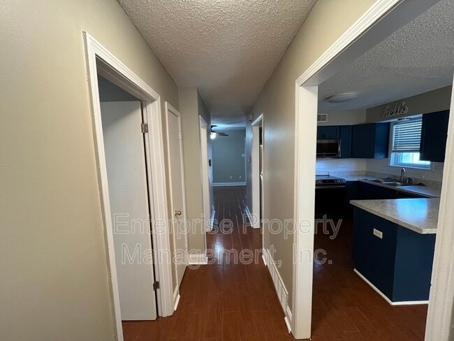 Building Photo - 2317 Belin Dr