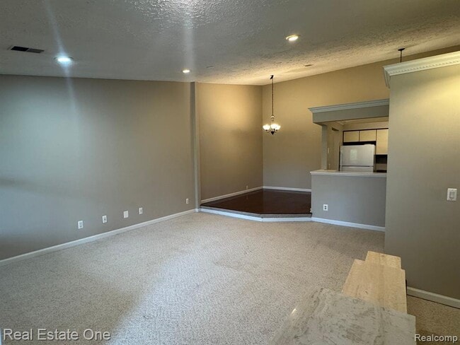 Building Photo - 19317 Surrey Ln