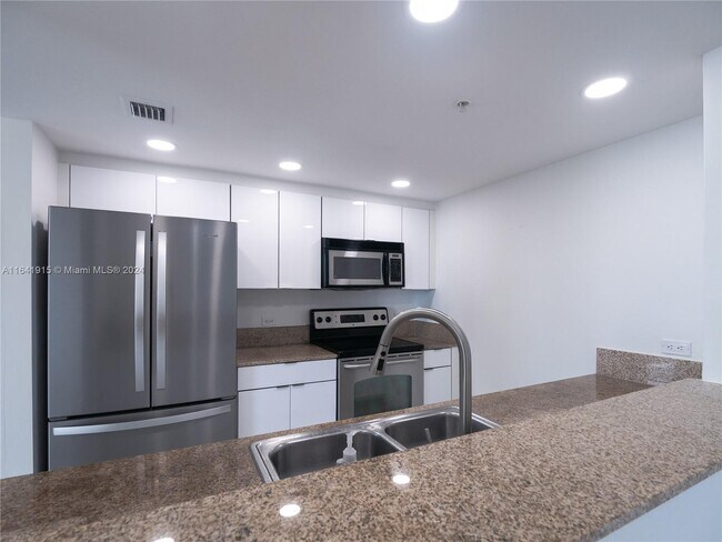 Foto del edificio - 117 NW 42nd Ave