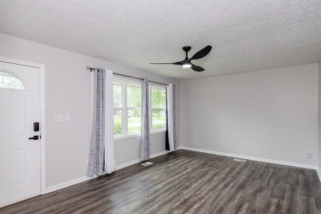 Foto del edificio - 5347 Haverfield Rd