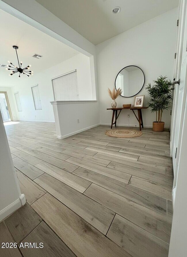 Foto del edificio - 784 S 201st Ln