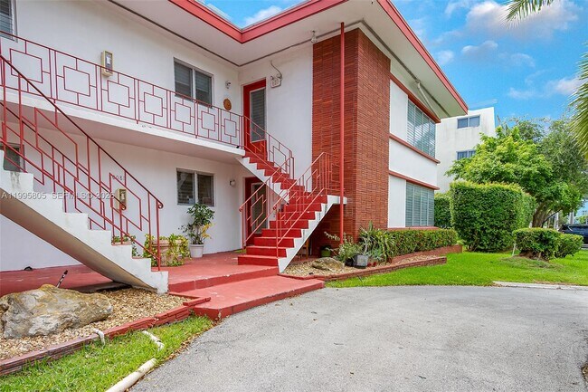 Foto del edificio - 10081 W Bay Harbor Dr