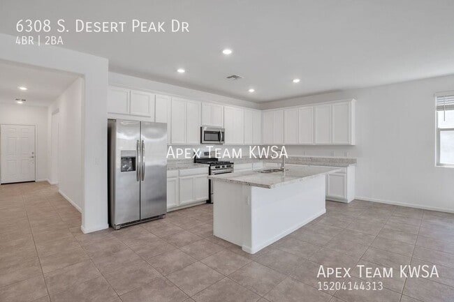 Building Photo - $2,150 Beautiful Newer Home in Valencia Cr...