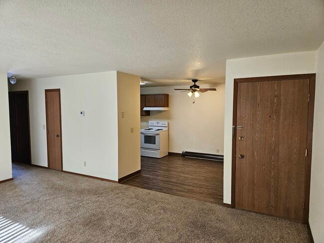Building Photo - 324 N Kensington Dr