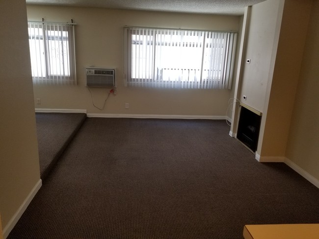 Building Photo - 1200 N Olive Dr
