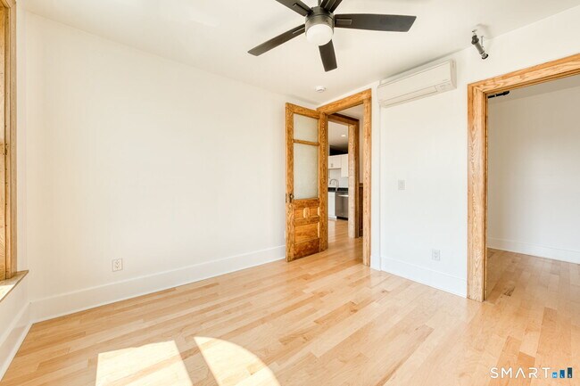 Foto del edificio - 11 Main St