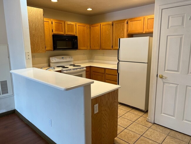 Photo - 3845 Canyon River Wy (South Salt Lake, UT) Apartment