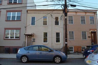 Building Photo - 411 2nd St