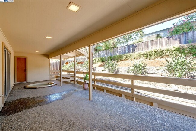Building Photo - 24665 Sylvan Glen Ct