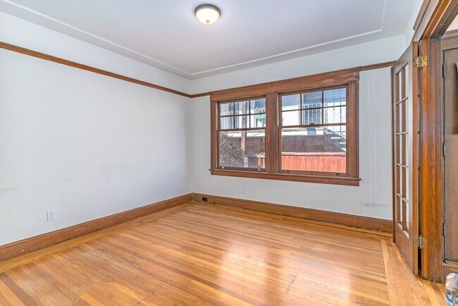 Foto del edificio - CLINTON AVE 2134-2138