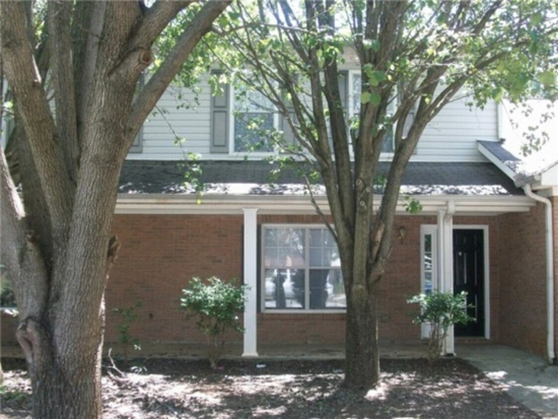Primary Photo - 2139 Hickory Bend