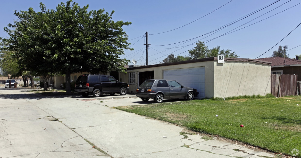 Building Photo - 16604-16612 Orange Way