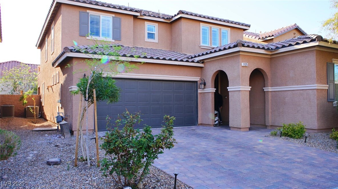 Foto principal - 1125 Echo Pass St