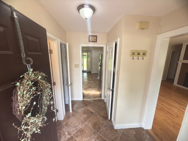 Foto del edificio - 2158 Rankin Rd
