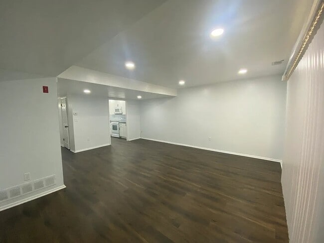 Building Photo - 2225 Mulberry Ct