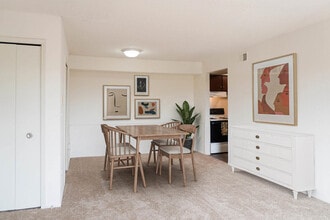 Interior Photo - Evergreen