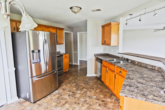 Building Photo - Fantastic Ranch With Bonus Room