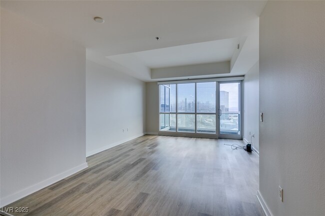 Building Photo - 4575 Dean Martin Dr