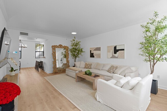 Foto del edificio - 687 Hibiscus St
