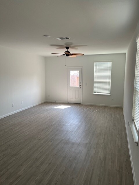 Foto del edificio - 23511 Weir Box Rd