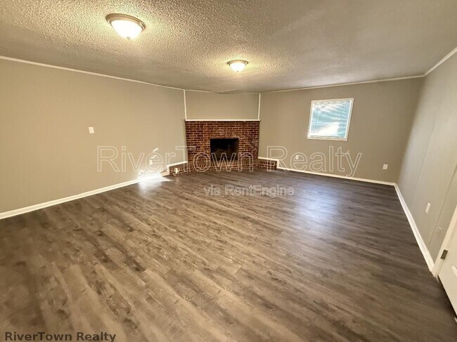 Foto del edificio - 1337 Haywood Ave