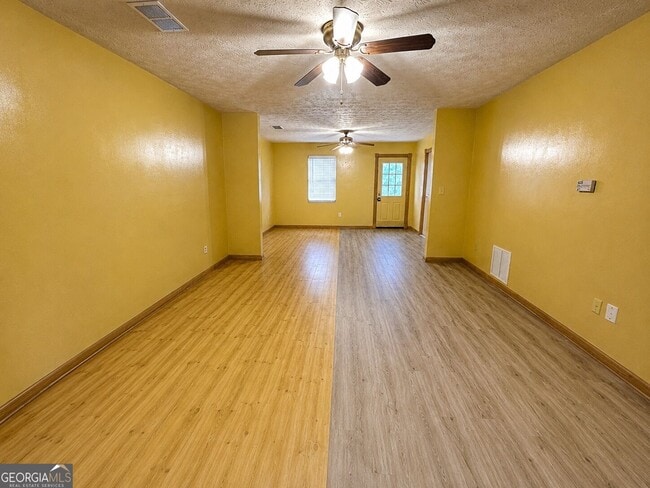 Building Photo - 341 Freeport Dr