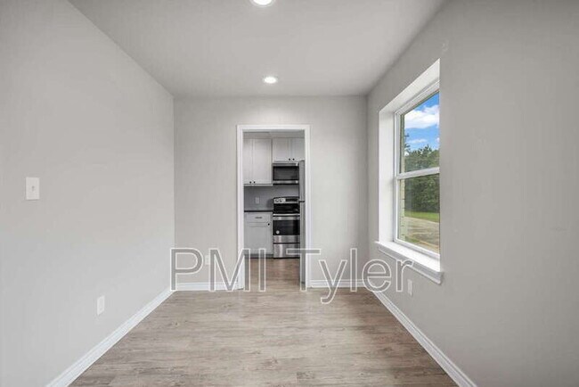 Foto del edificio - 1800 W Oakwood St