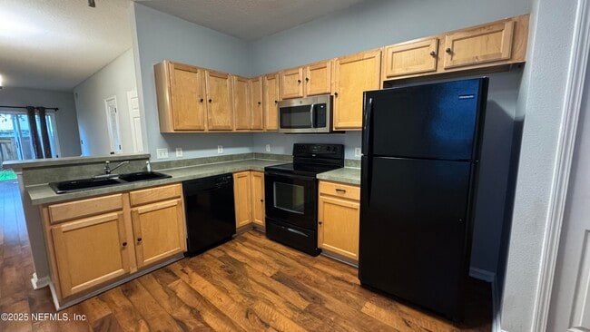 Building Photo - 771 Scrub Jay Dr
