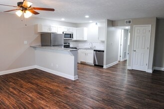 Interior Photo - Landing at Tates Creek