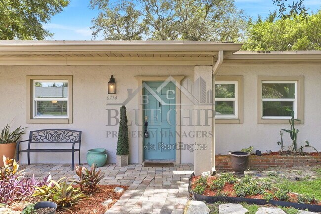 Building Photo - 6714 Nina Rosa Dr