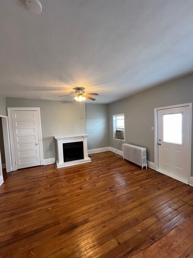 Building Photo - 1403 Grandview Ave