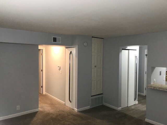 Foto del edificio - 1980 Selmarten Rd