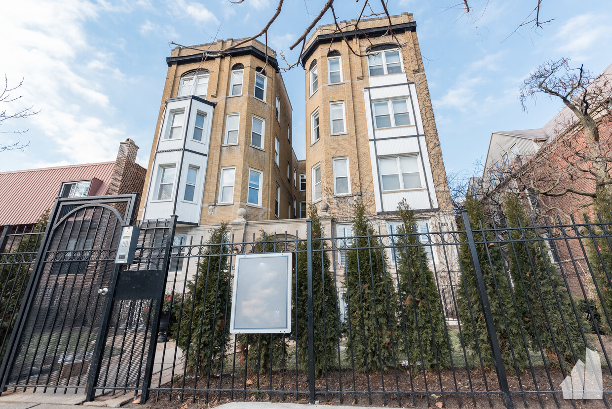 Primary Photo - 2638 N Orchard St