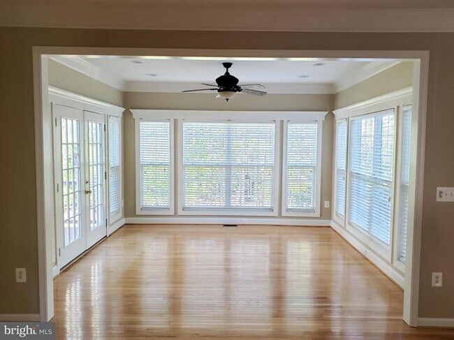 Building Photo - 48 Scotland Cir