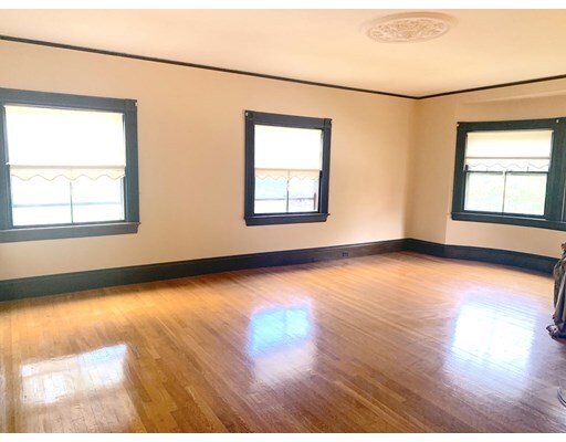Building Photo - 205 Davis Ave