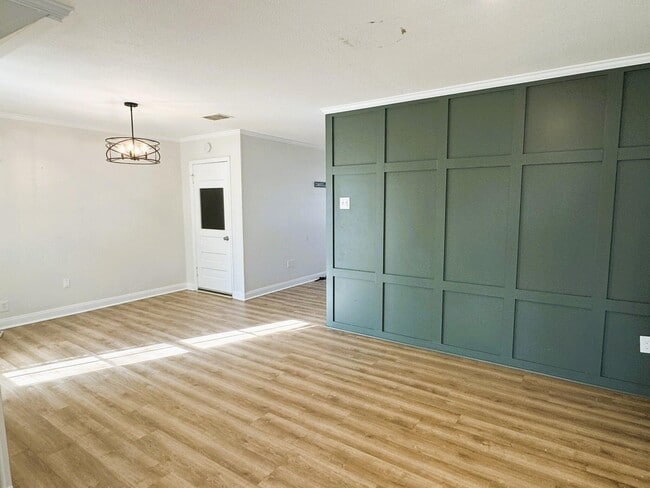 Building Photo - 2701 27th St