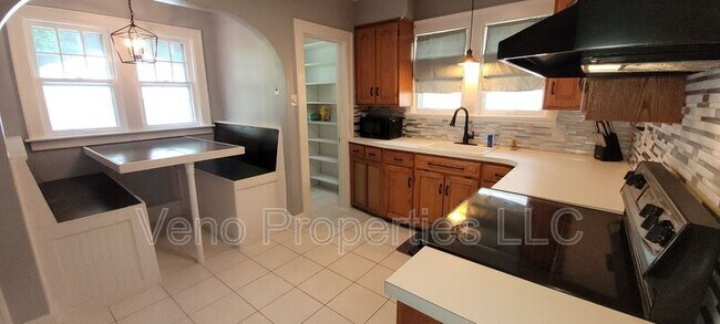 Foto del edificio - 745 Central Pkwy