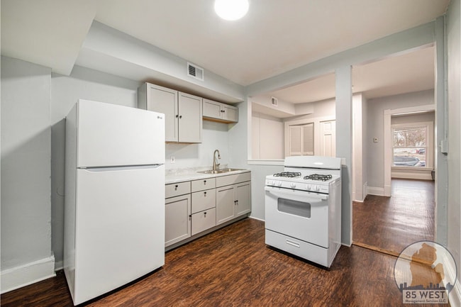 Building Photo - 407 11th St NW