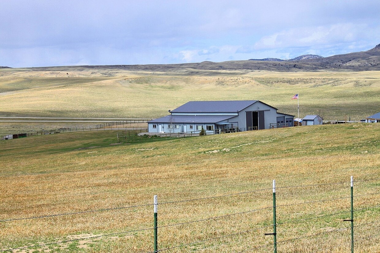 Primary Photo - Horse property with indoor arena.